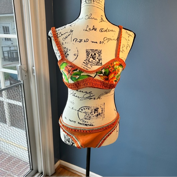 🏀 6/$23 Li’a Hawaiian floral bikini set swimsuit - Picture 1 of 12